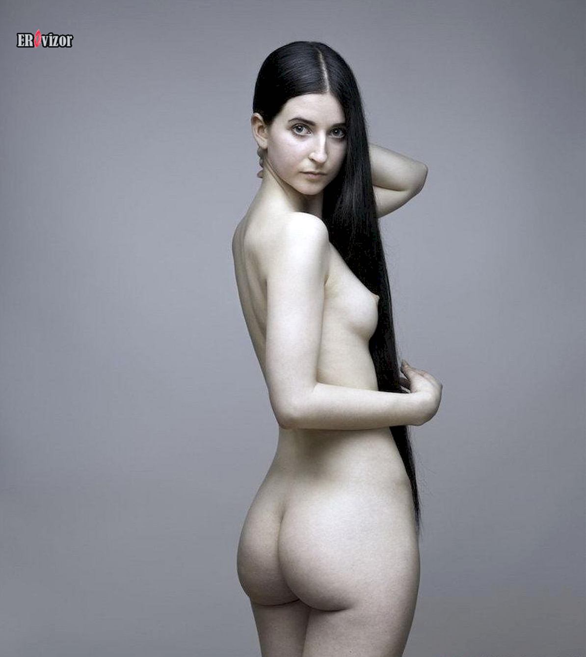 голая девушка фото портрет