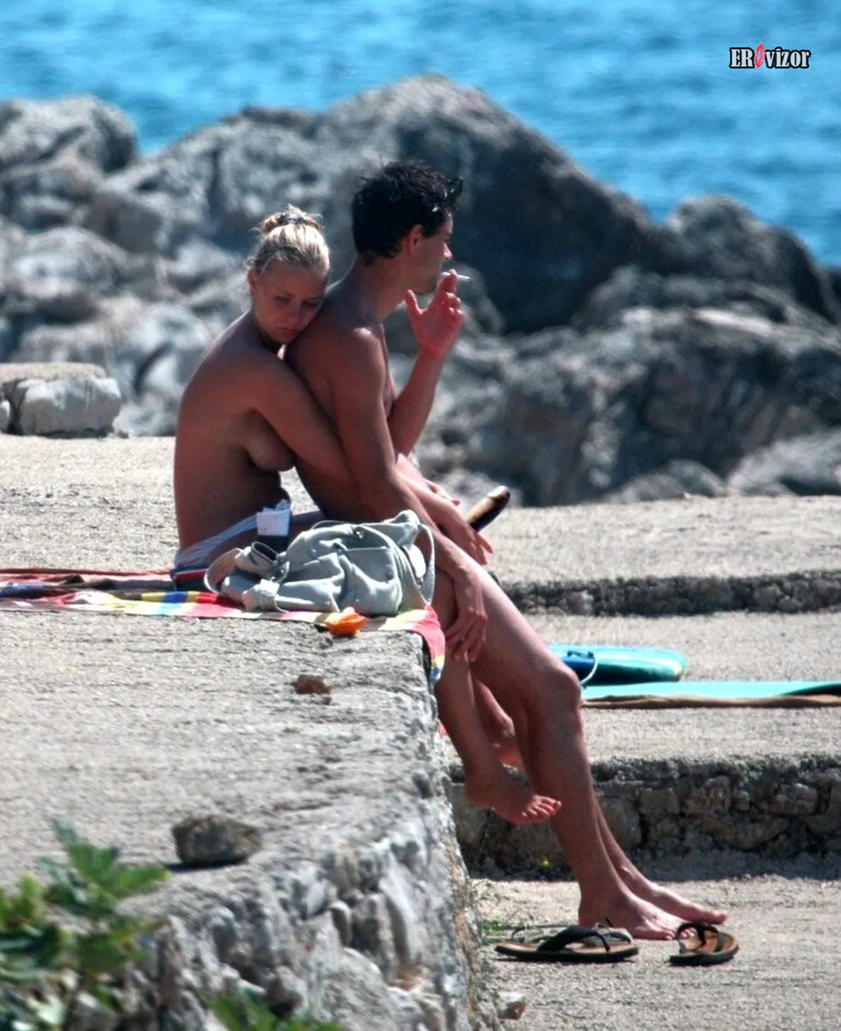 голые девушки на пляже (6)
