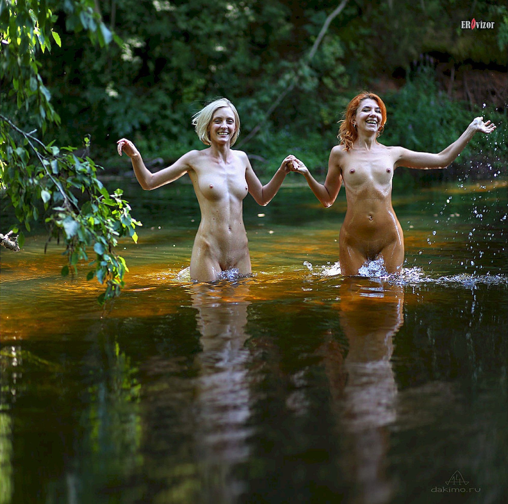 купающиеся голые девушки-подборка эротики (2)