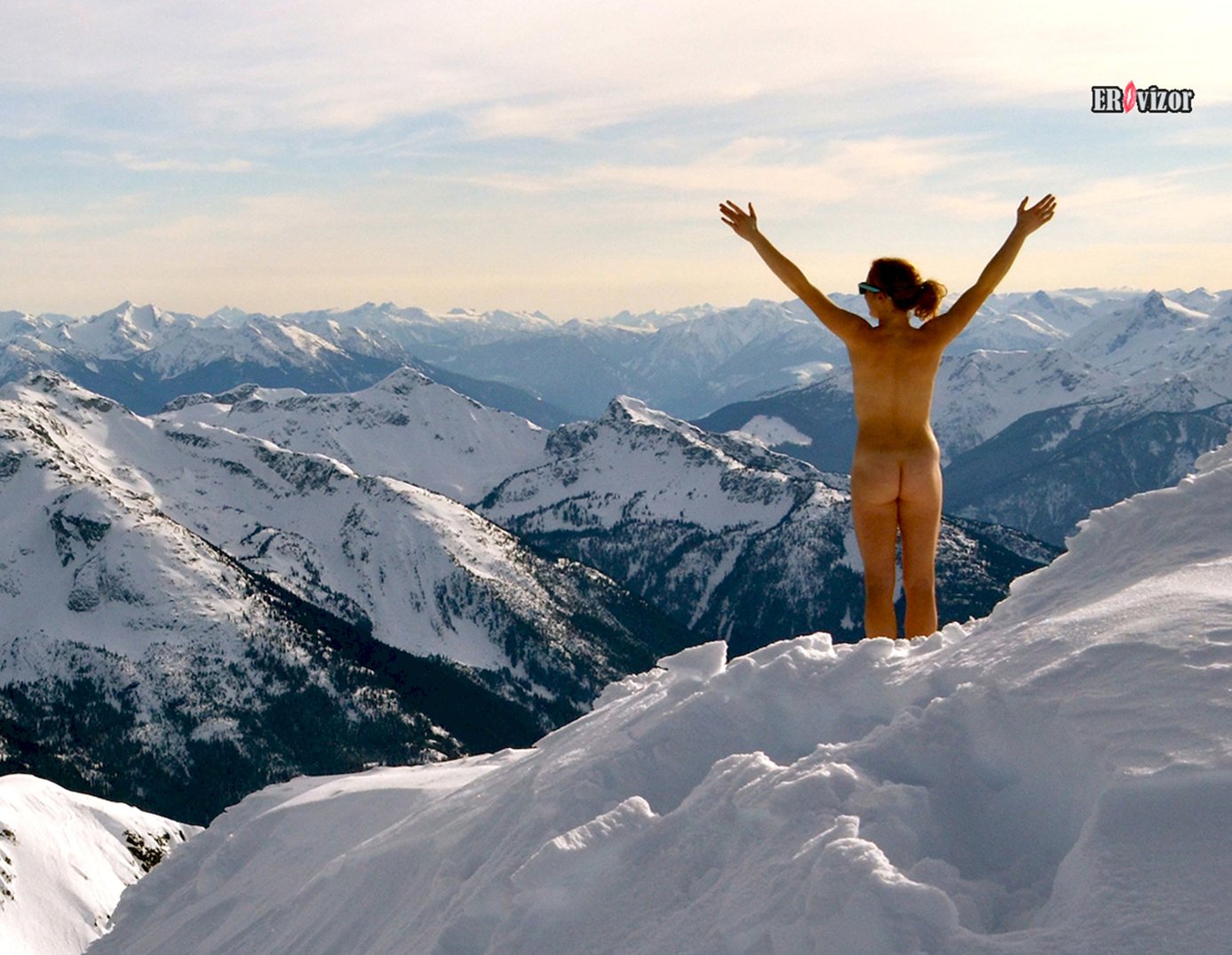 Зимняя эротика - голые девушки на снегу (113)