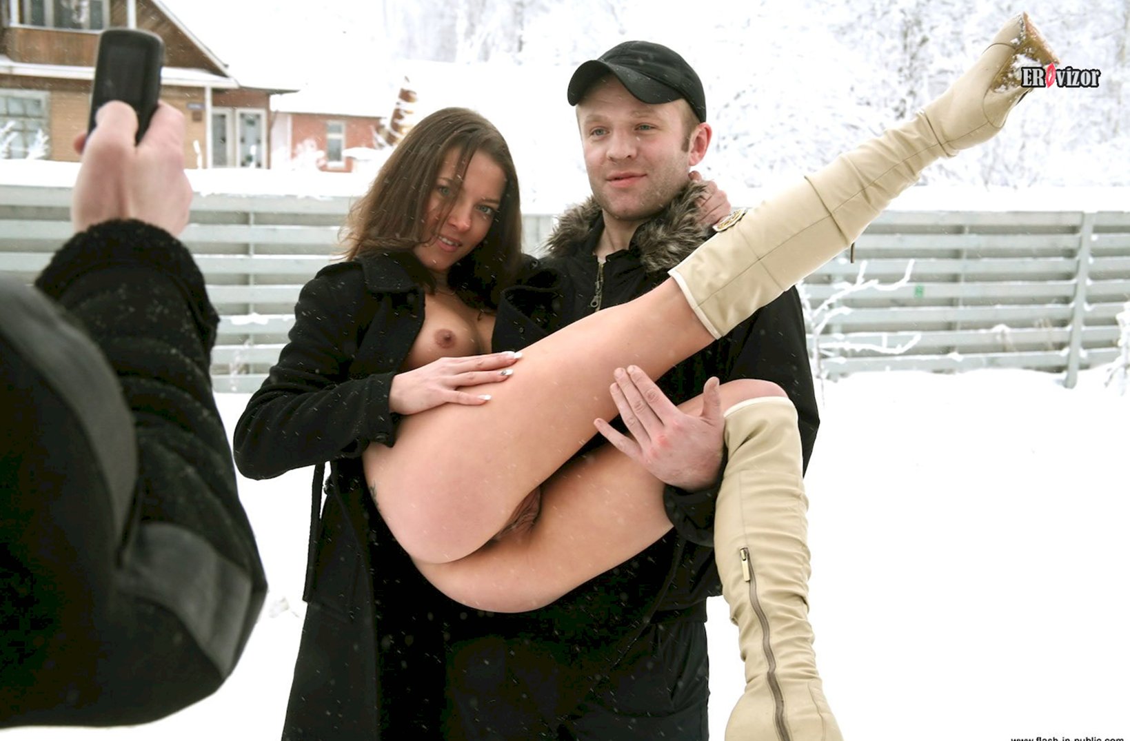 Зимняя эротика - голые девушки на снегу (143)